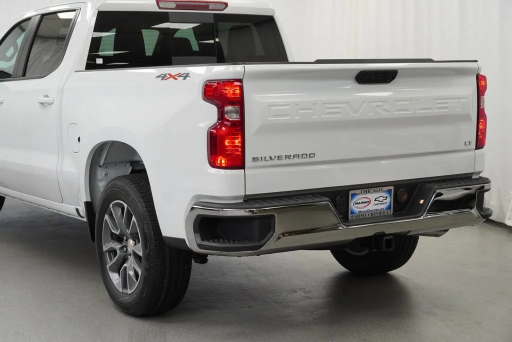 New 2026 Summit White Chevrolet LT image 37