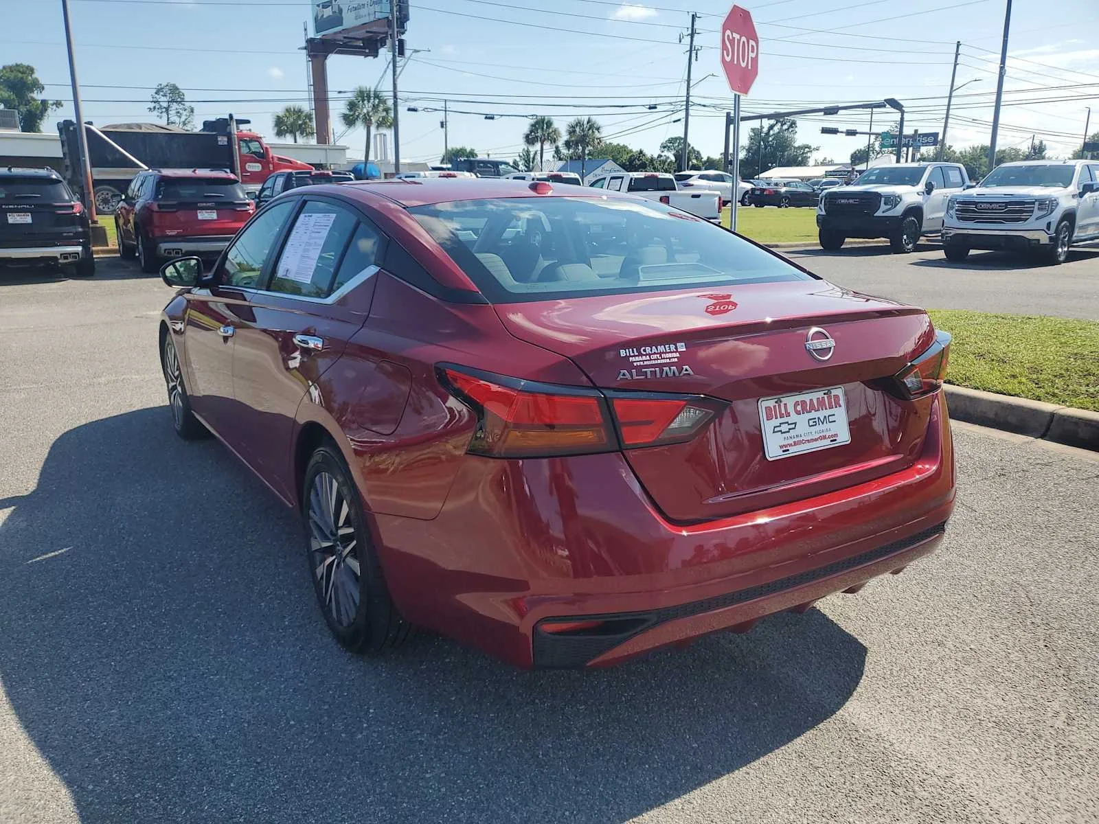 Used 2025 Gray Nissan SV image 3