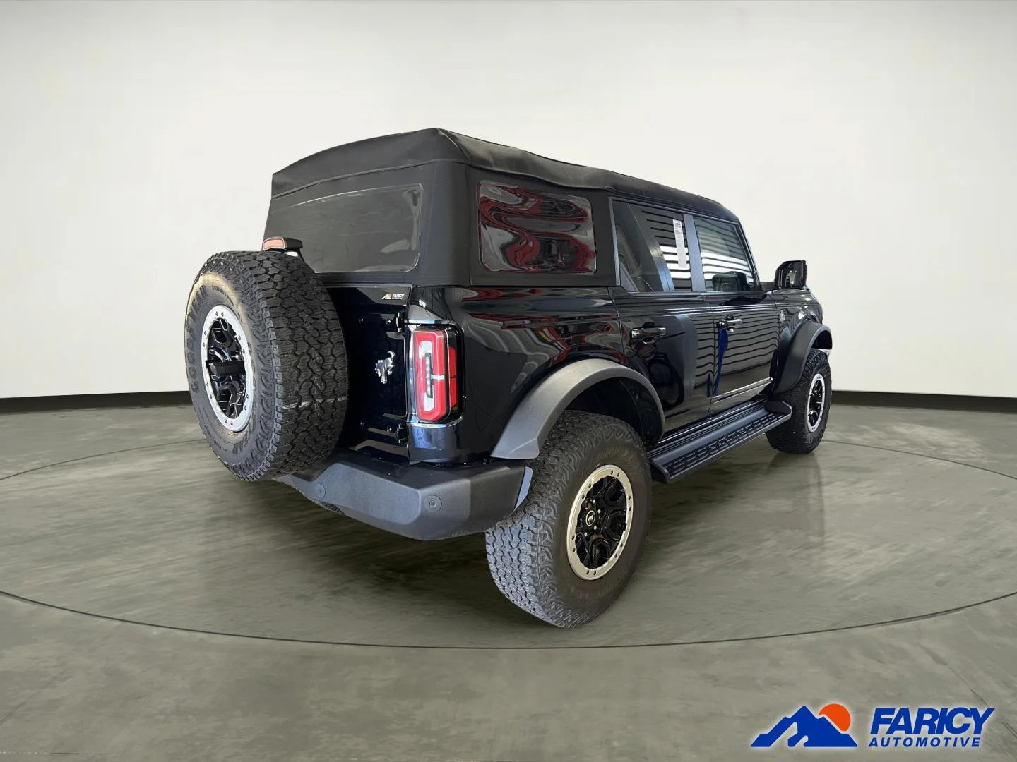 Used 2025 Shadow Black Ford Outer Banks image 4