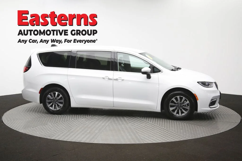 Used 2023 White Chrysler Touring L image 49