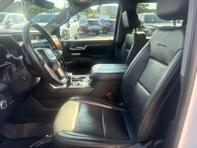 Used 2024 White GMC Denali image 18