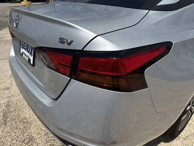 Used 2024 Silver Nissan 2.5 SV image 10