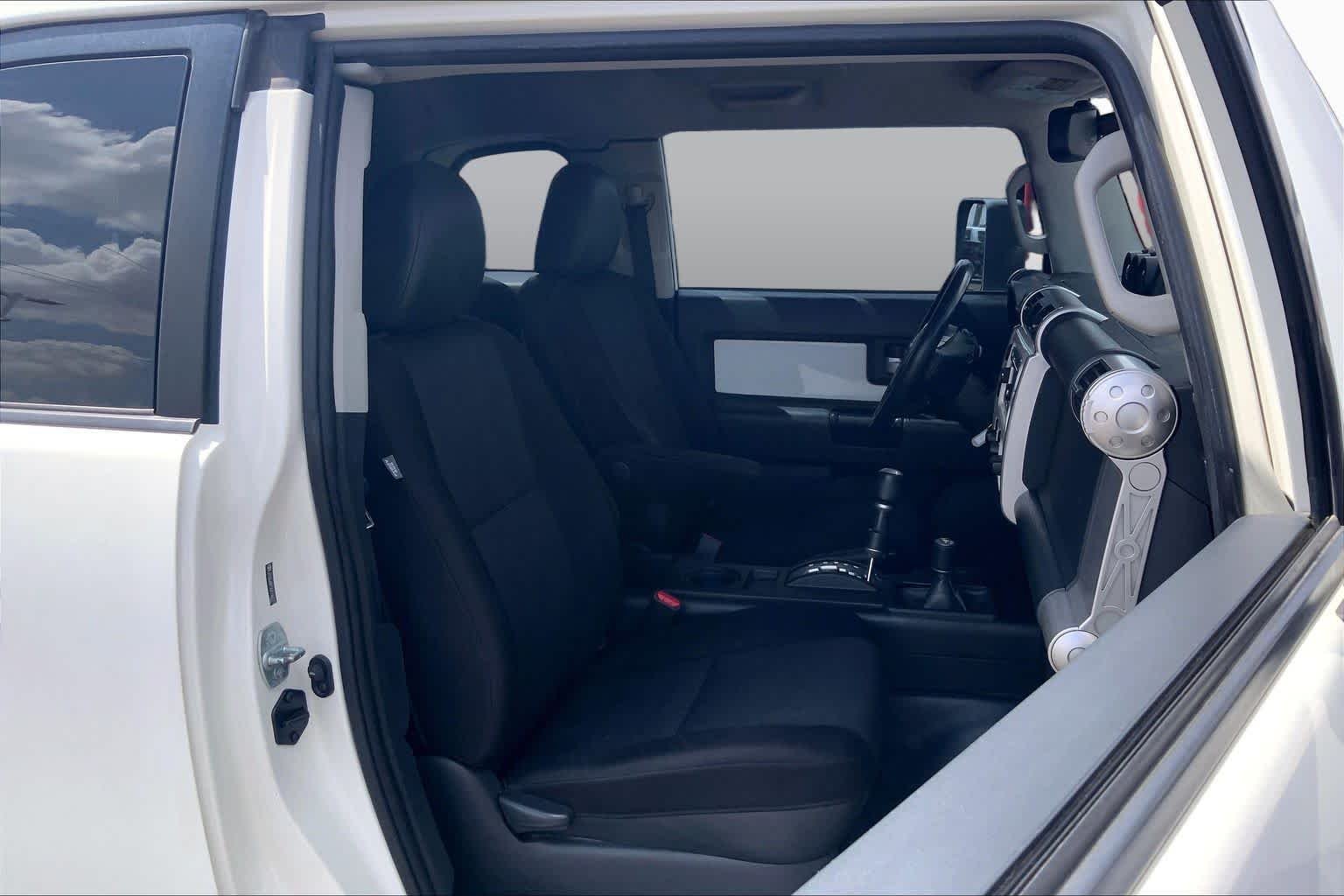 Pre-Owned 2014 Toyota FJ Cruiser