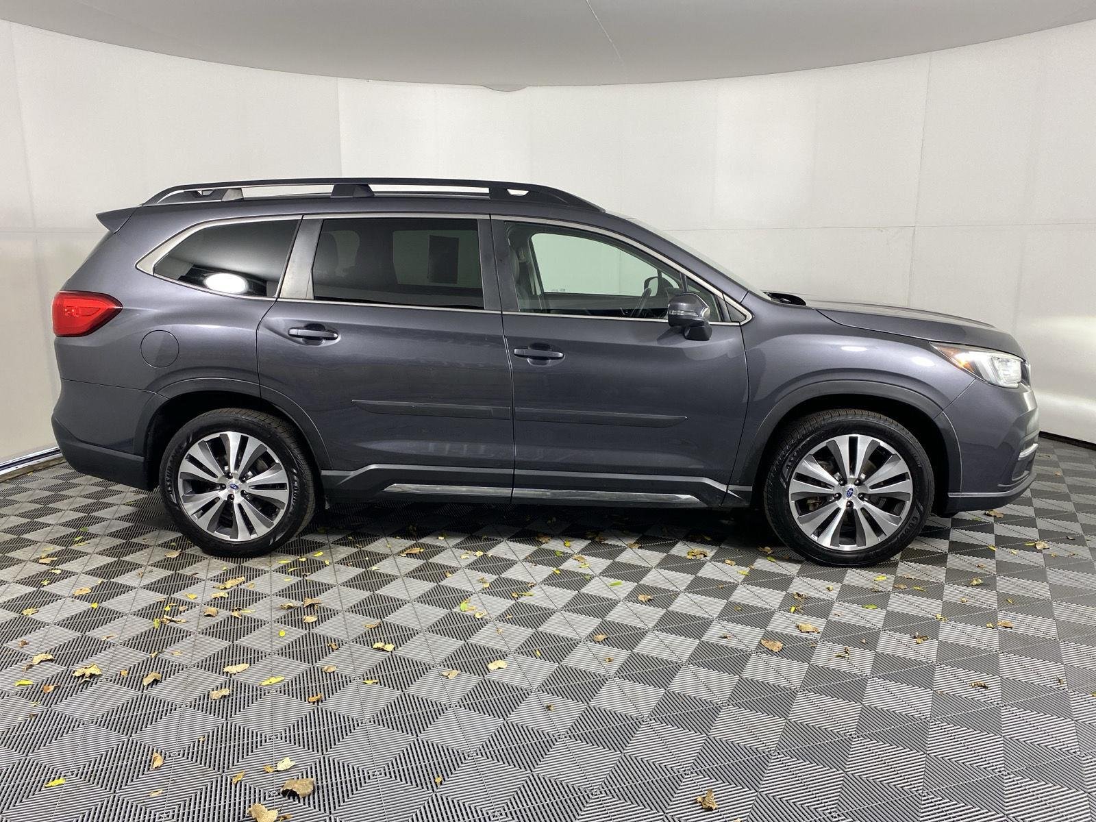 Used 2020 Magnetite Gray Metallic Subaru Limited image 10