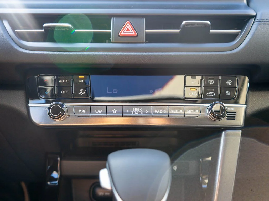 New 2026 Snow White Pearl Kia EX image 23