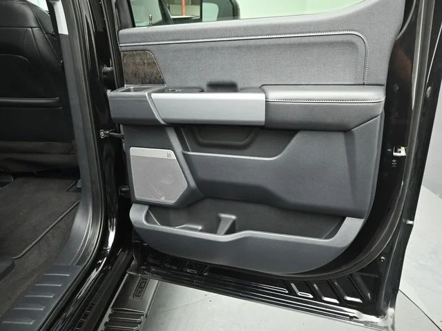 Used 2024 Agate Black Metallic Ford Lariat image 24
