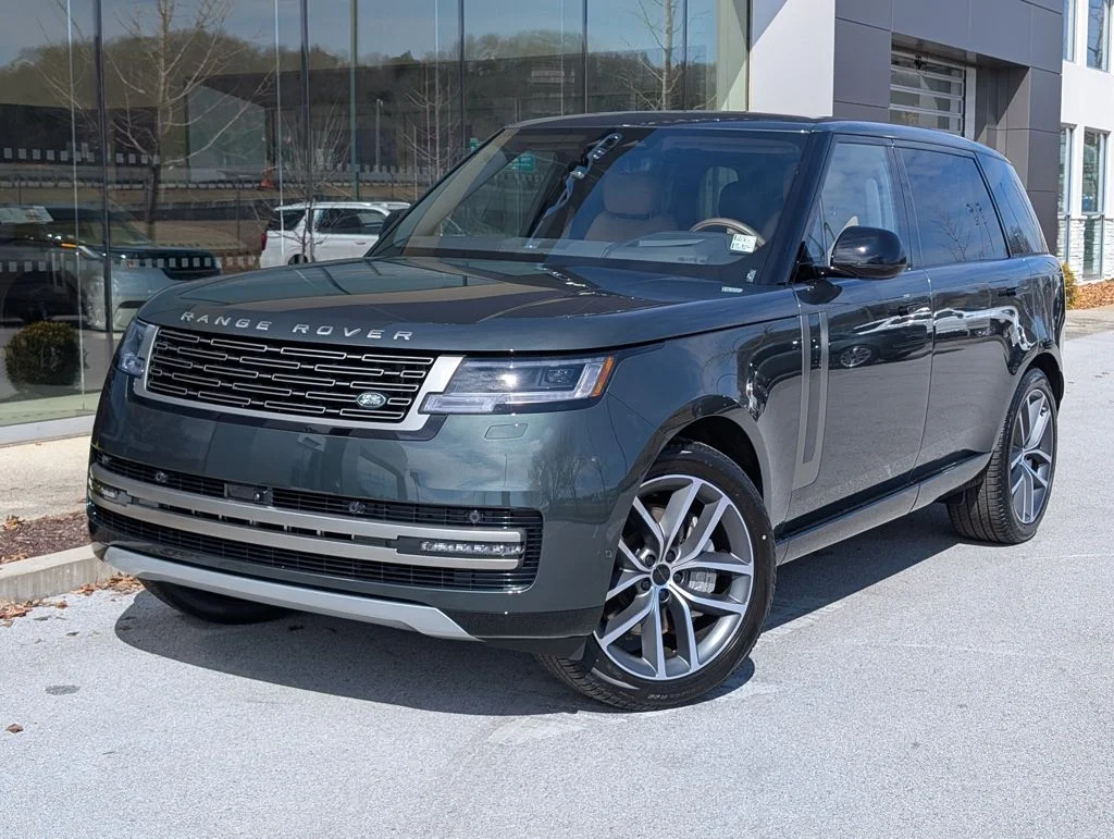 New 2026 Belgravia Green Land Rover SE image 2