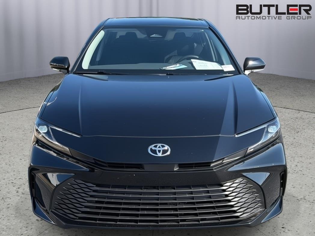 New 2026 Midnight Black Metallic Toyota LE image 9