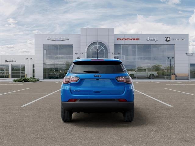New 2026 Hydro Blue Pearl-Coat Exterior Paint Jeep Latitude image 33