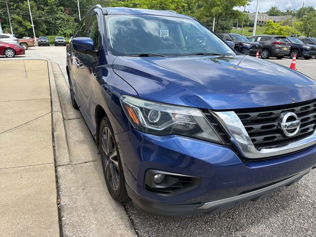 Used 2017 Blue Nissan S image 4