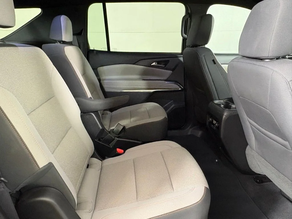 Used 2025 White Chevrolet LT image 15