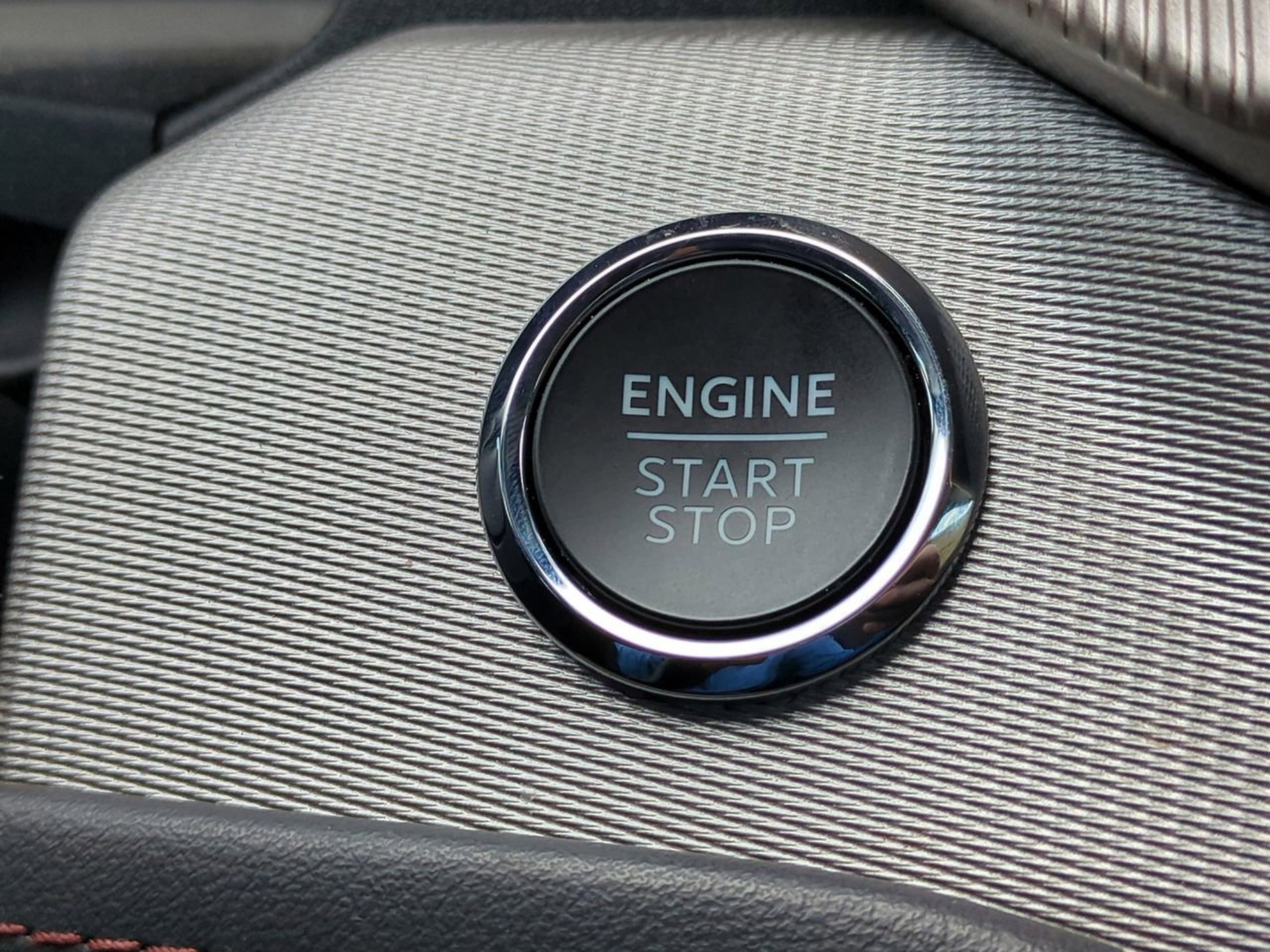 Used 2025 Vapor Blue Ford Active image 29