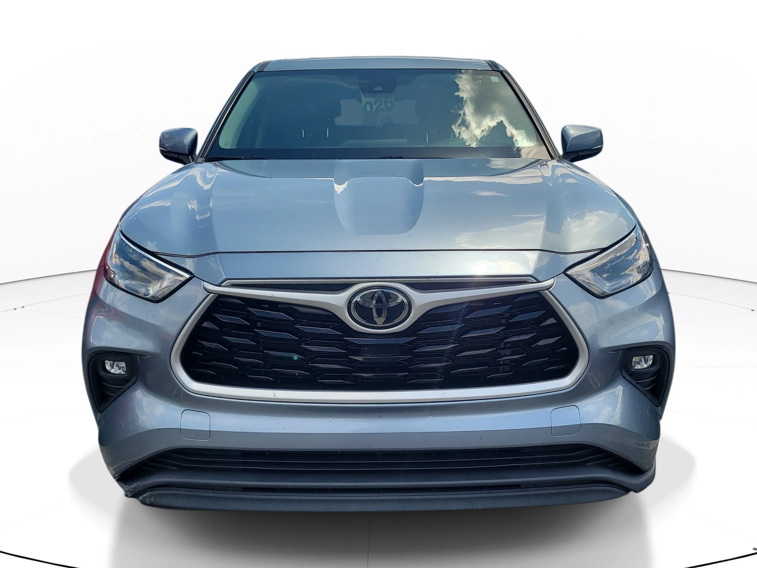 Used 2023 Moon Dust Toyota L image 2