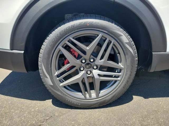 New 2026 Star White Metallic Tri-Coat Ford ST image 5