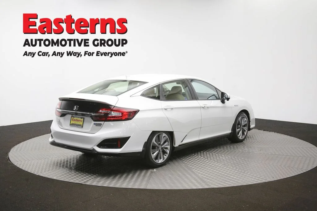 Used 2018 White Honda Touring image 39