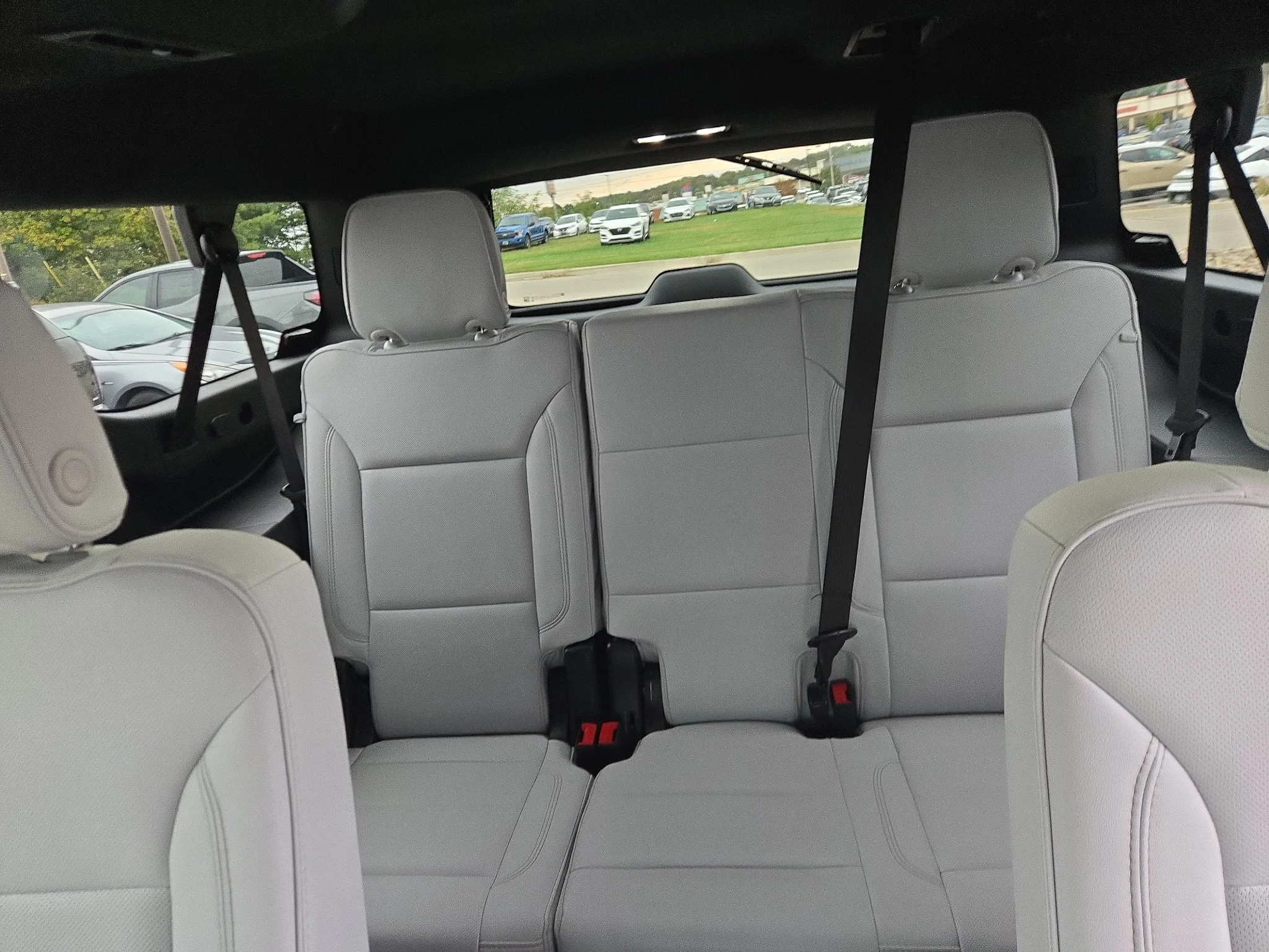 Used 2025 Silver Chevrolet Premier image 12