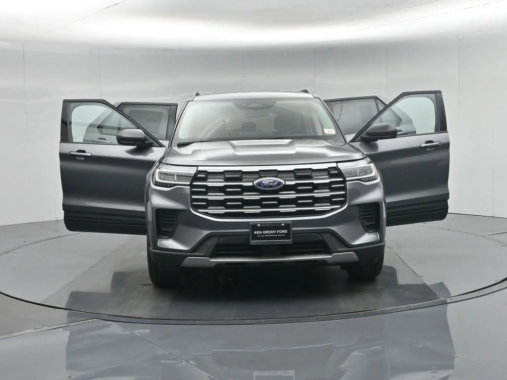 New 2026 Carbonized Gray Metallic Ford Active image 30