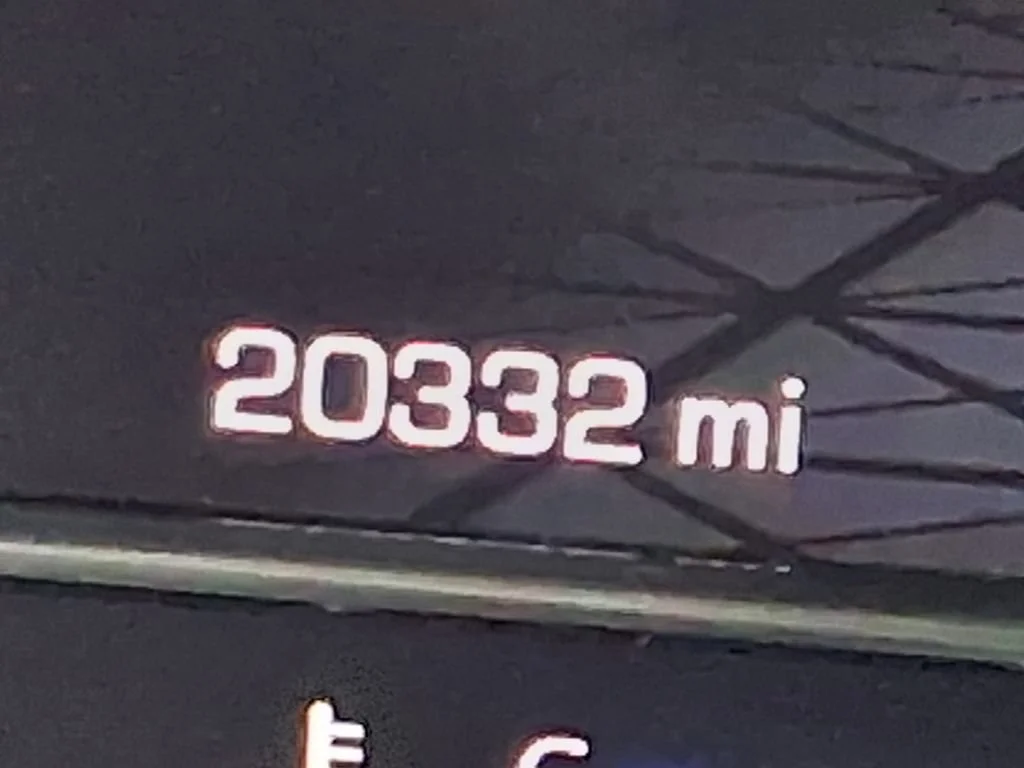 Used 2025 Summit White GMC AT4X image 18