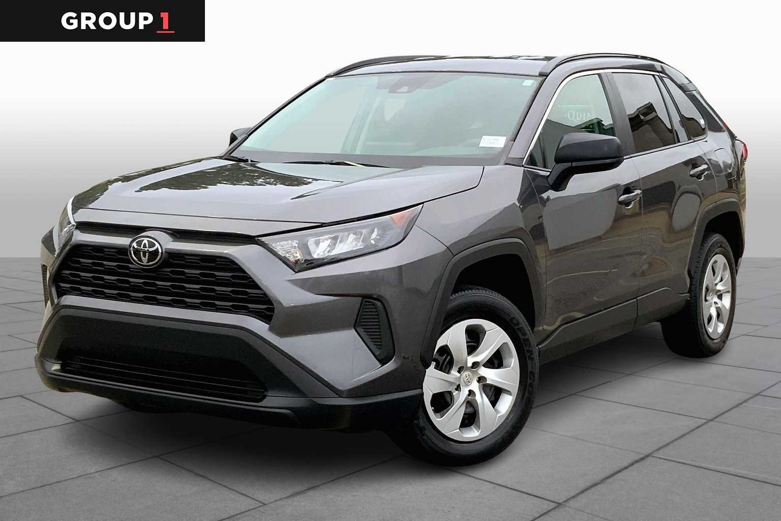 2021 Toyota RAV4 LE AWD's photo