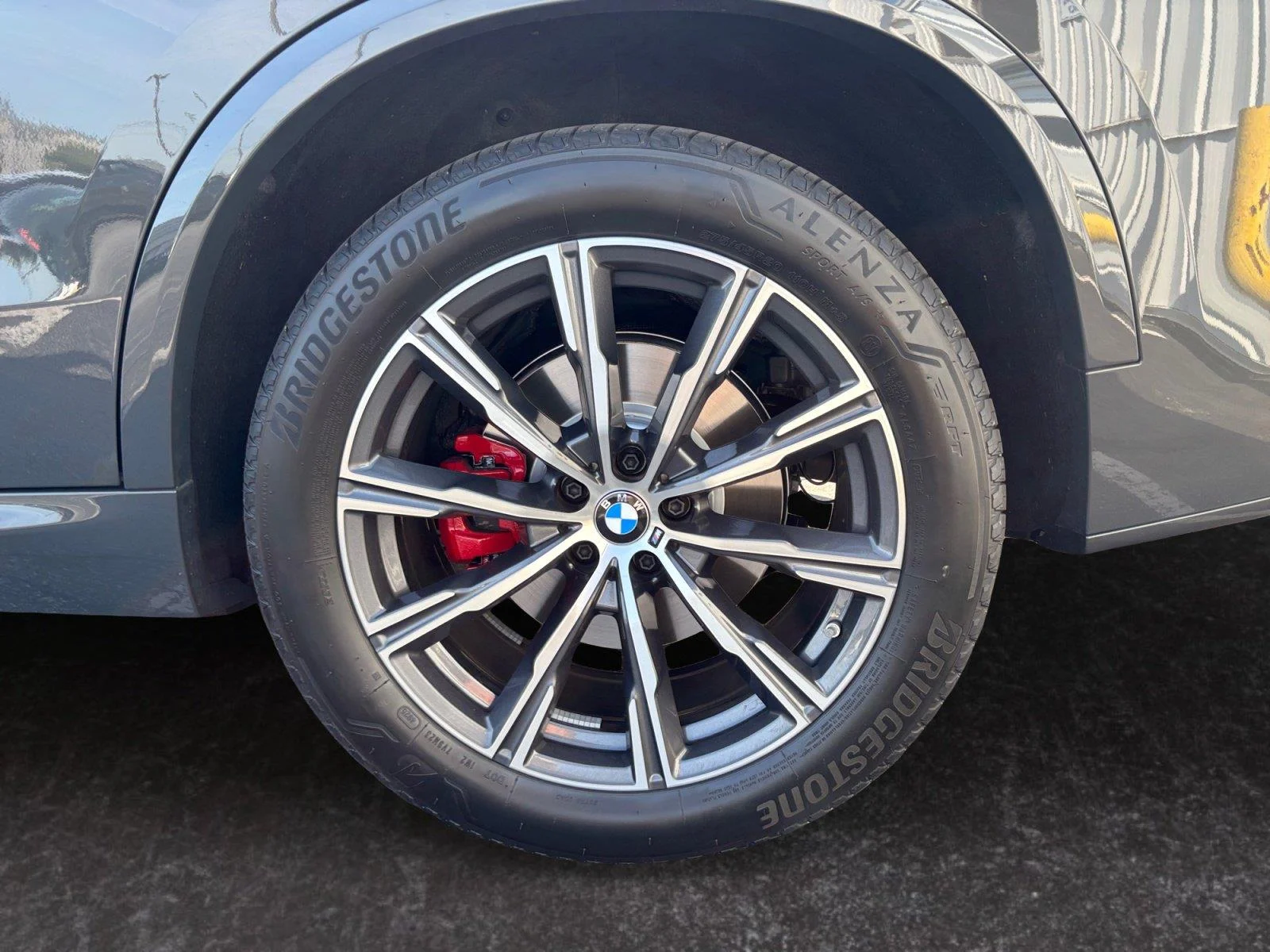 Used 2026 Dravit Grey Metallic BMW xDrive40i image 29