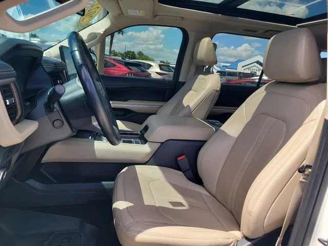 Used 2022 White Ford Limited image 22