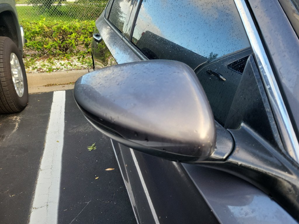 Used 2018 Modern Steel Metallic Honda Touring image 10