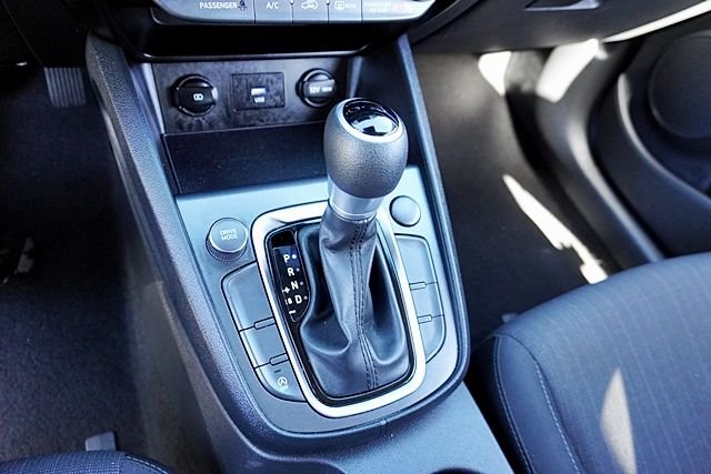 Used 2023 Silver Hyundai SEL image 29