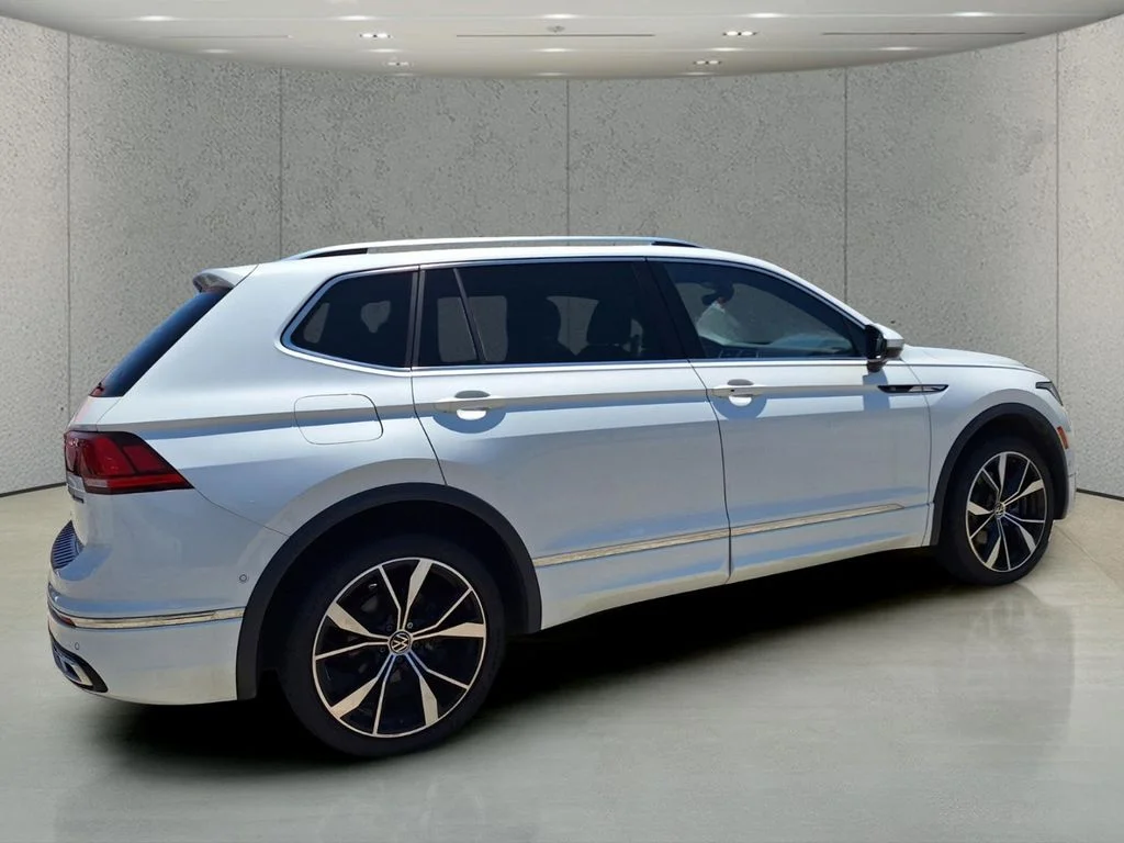 Used 2023  Volkswagen 2.0T SEL R-Line image 5