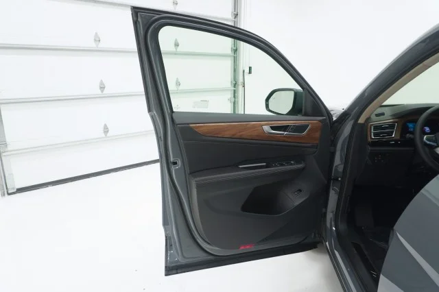 New 2026 Pure Gray Volkswagen 2.0T SE w/Technology image 13