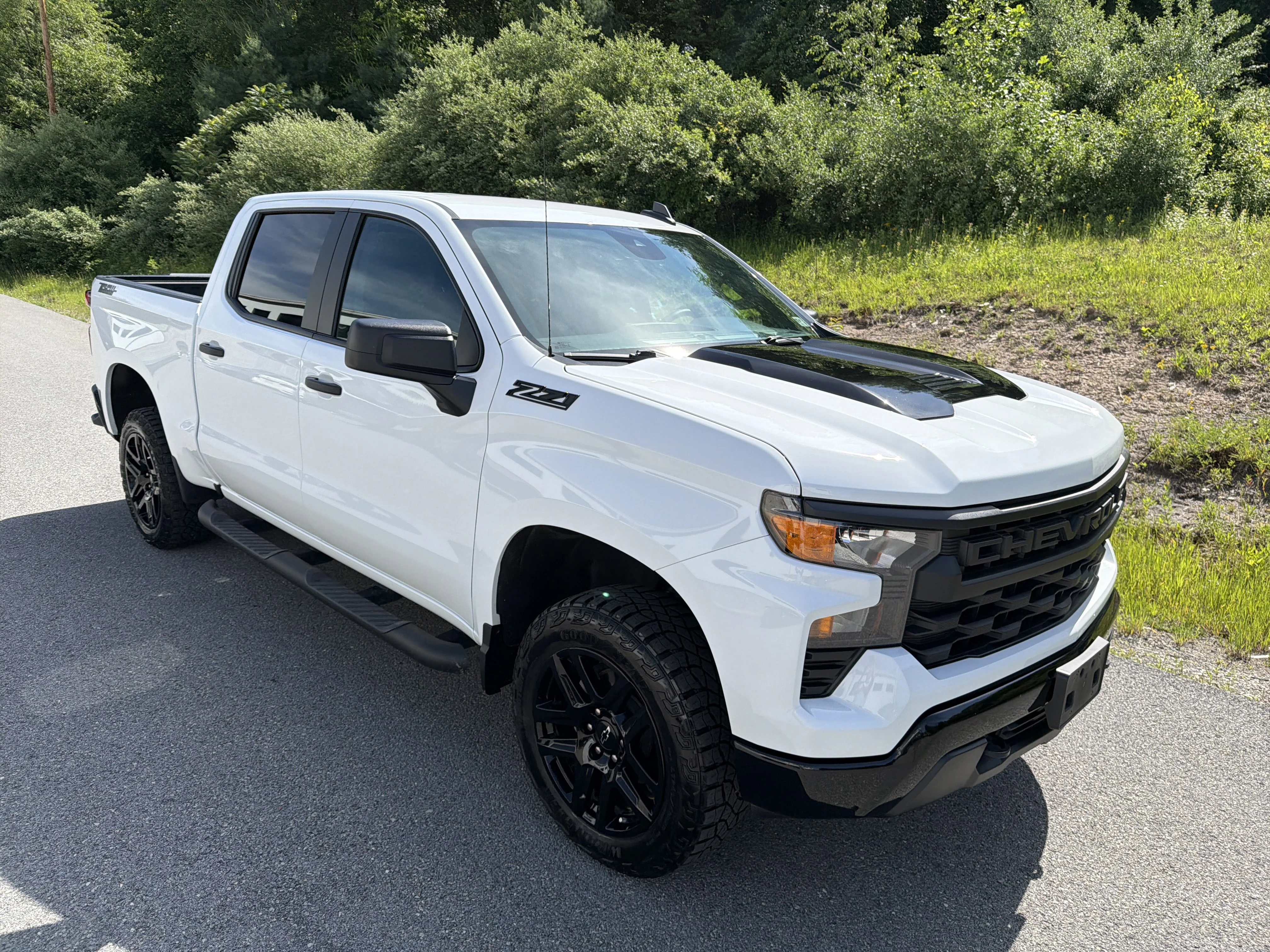 2024 Chevrolet Silverado 1500 Custom Trail Boss 4X4 Crew Cab Short Box's photo