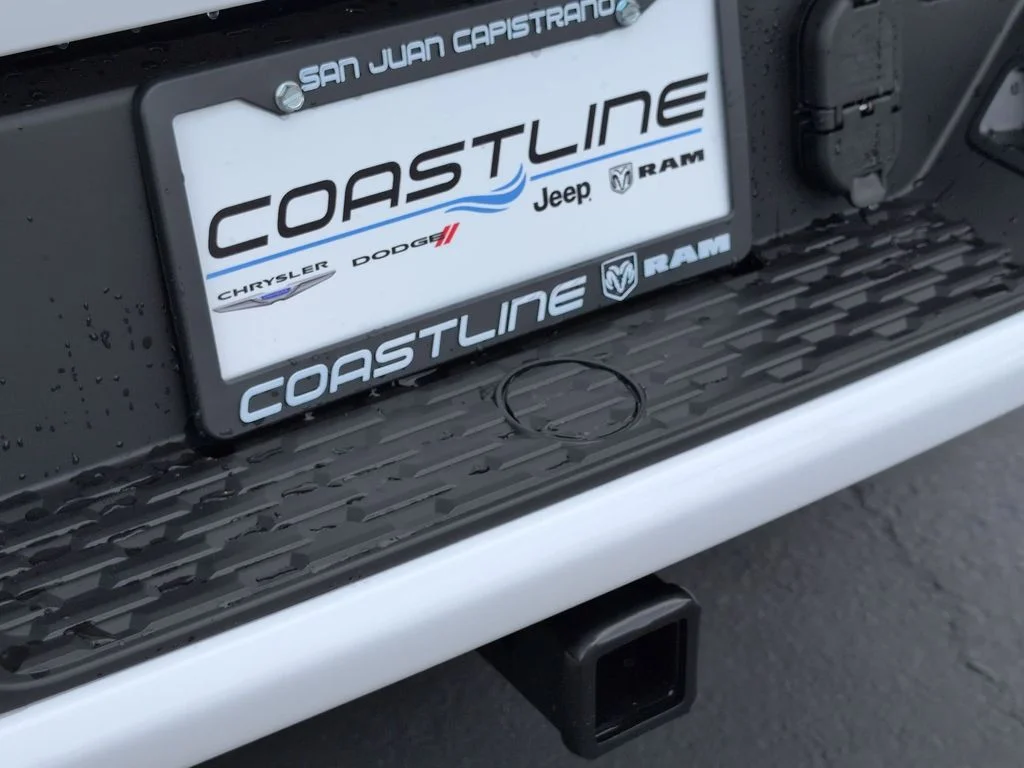 New 2026 Bright White Clear-Coat Exterior Paint RAM Laramie image 30