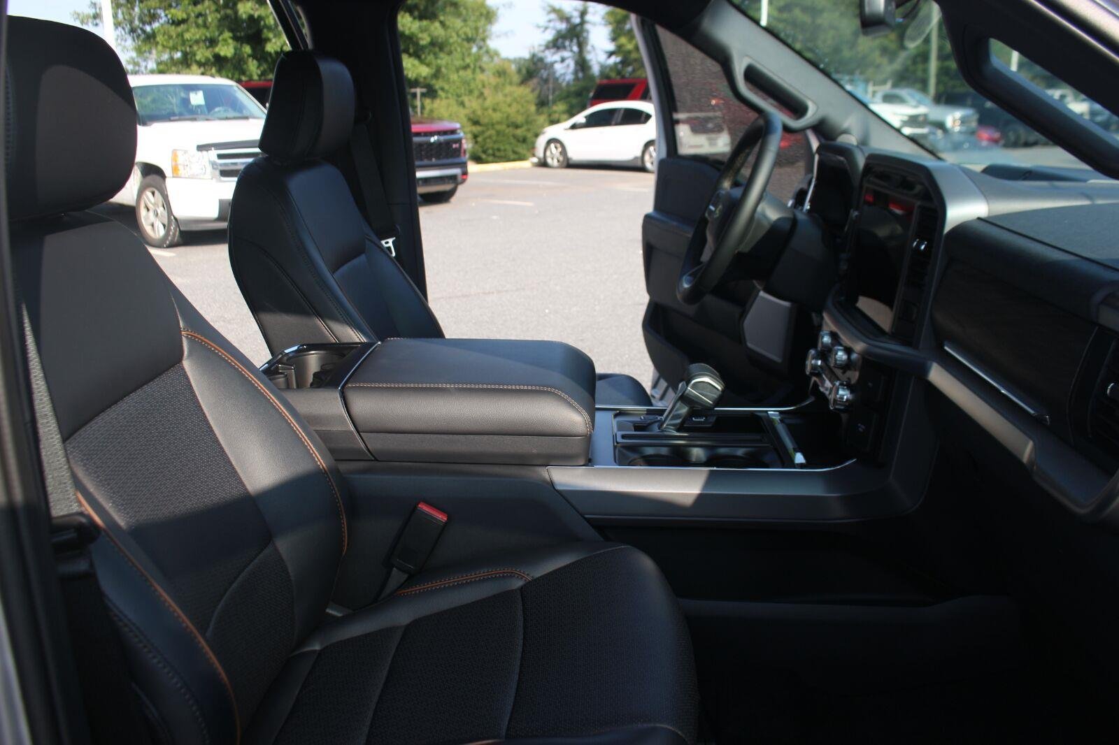 Used 2026 Silver Ford LARIAT image 34