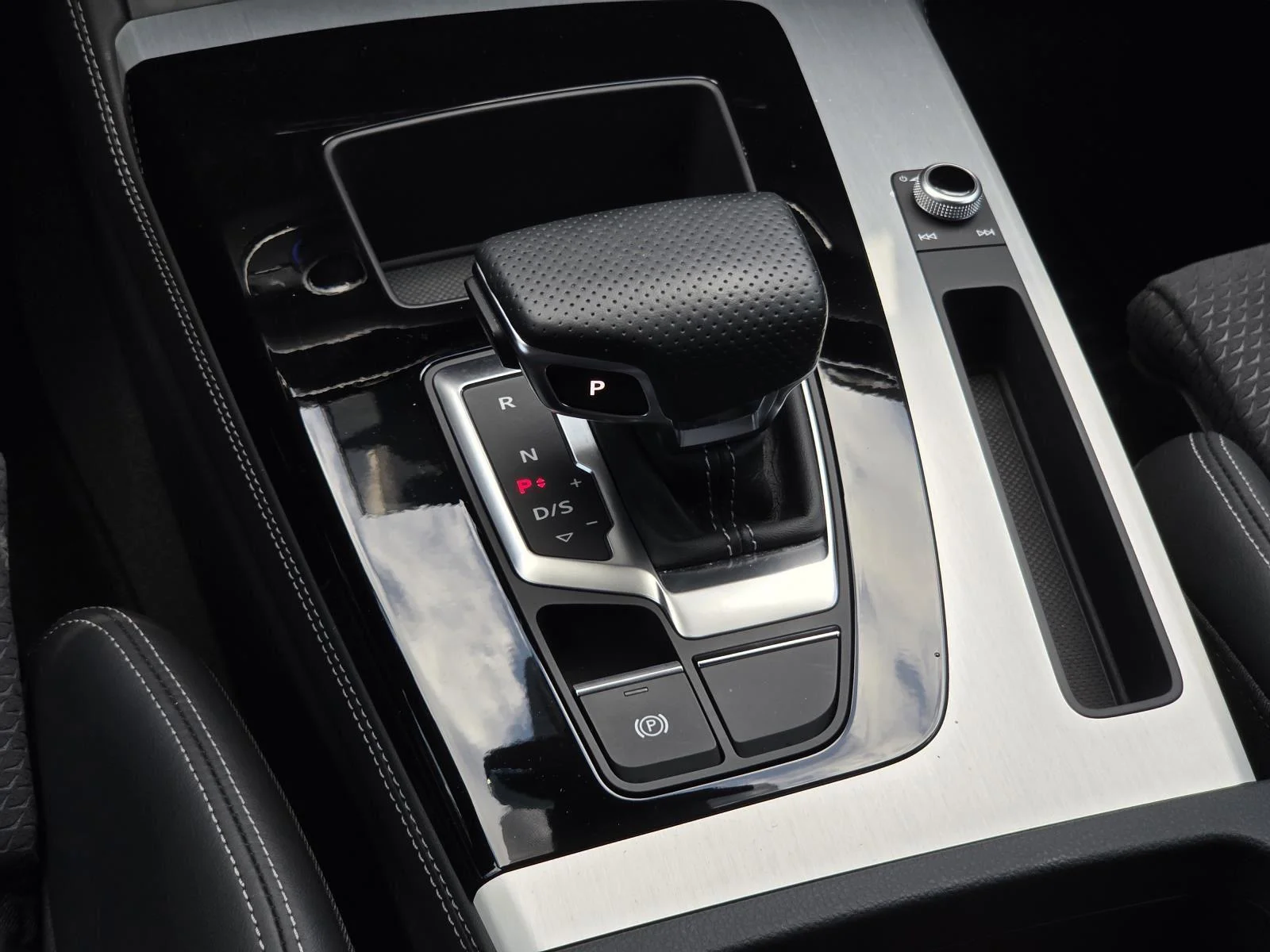 Used 2024 Glacier White Metallic Audi S line Prestige image 19