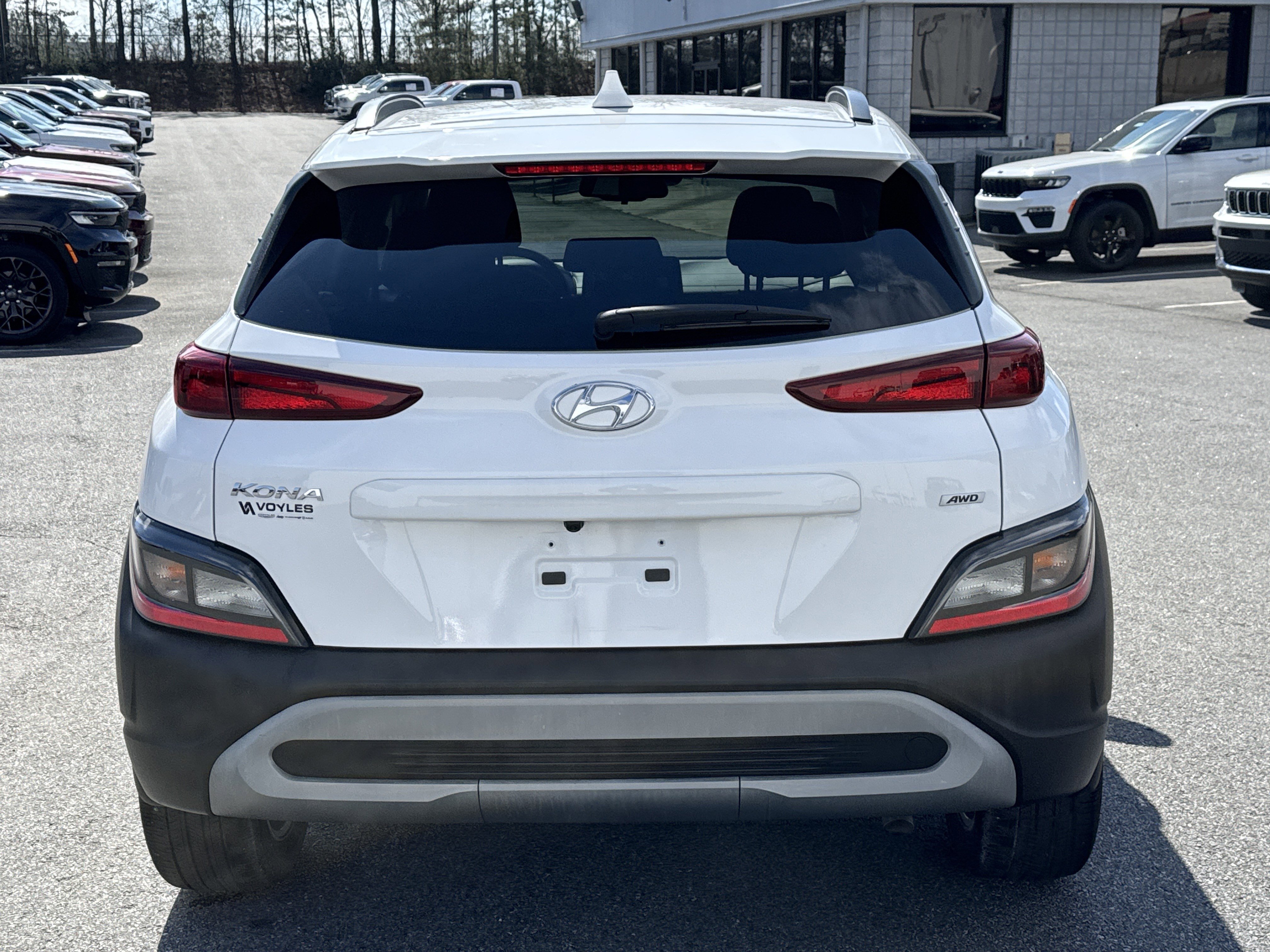 Used 2023 Lunar White Hyundai SEL image 4