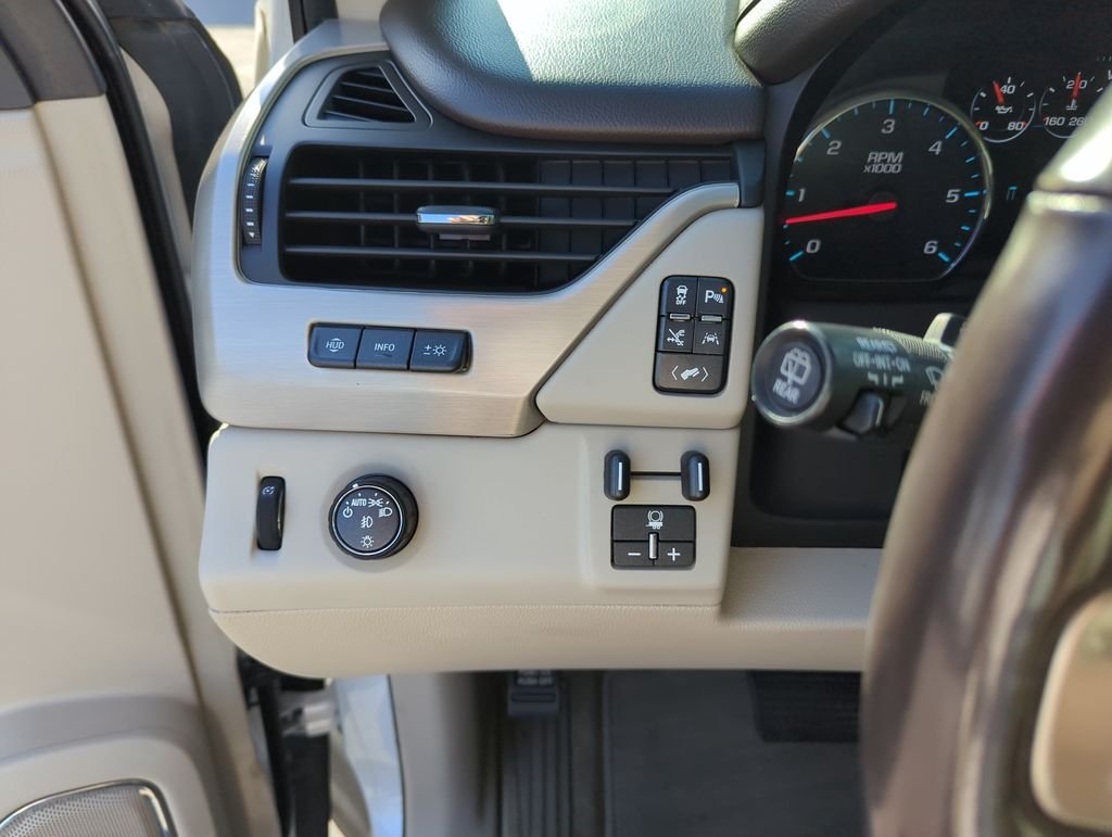 Used 2019 White GMC Denali image 19