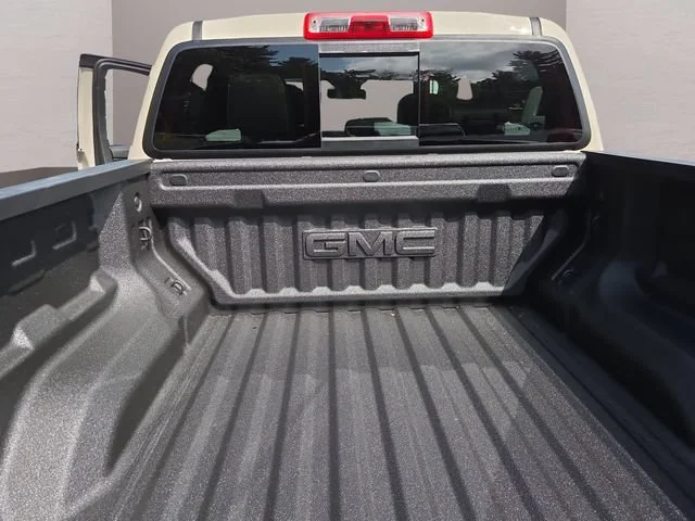 2026 GMC Canyon AT4 - Photo 27