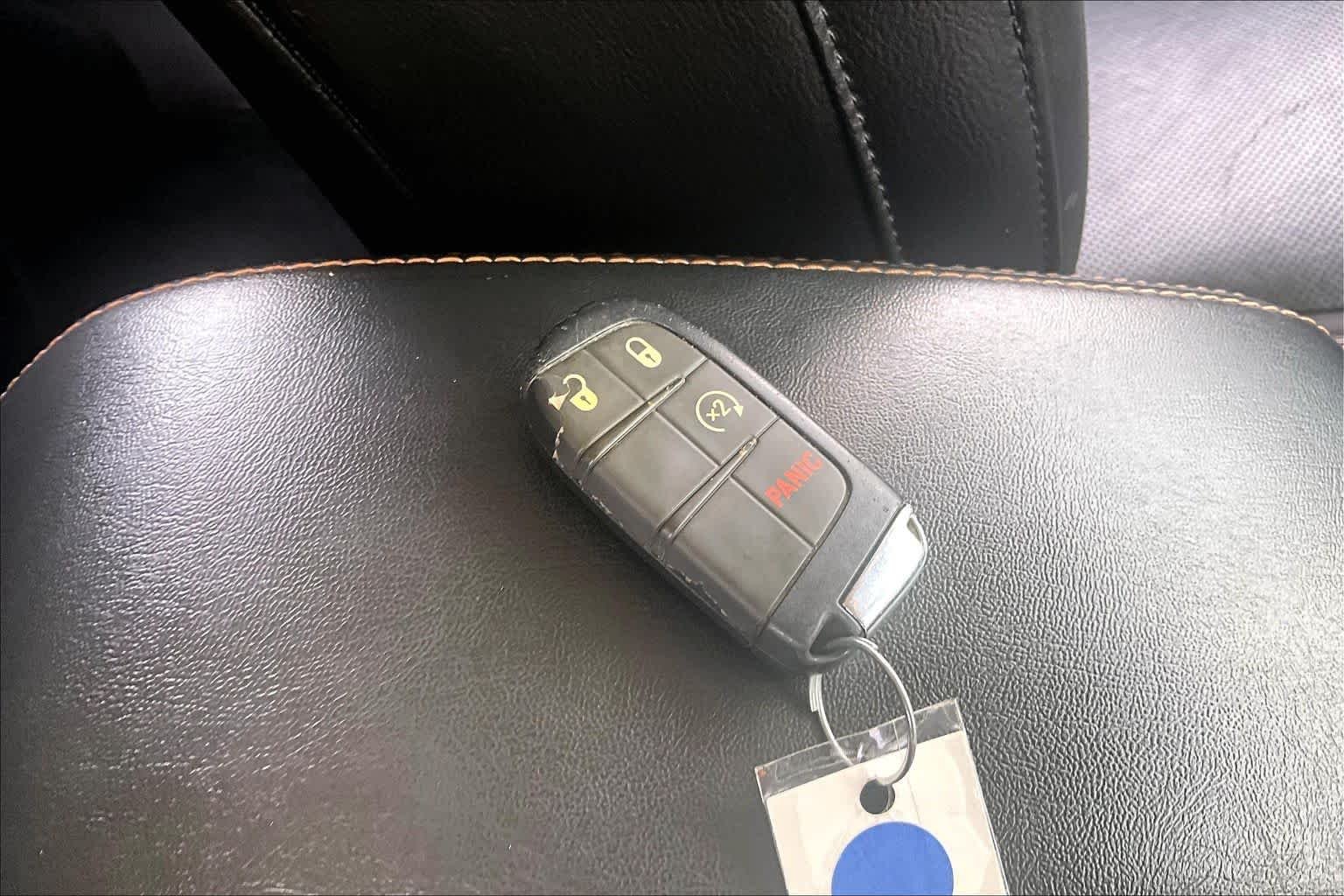 Used 2020 Sting-Gray Clearcoat Jeep Limited image 14
