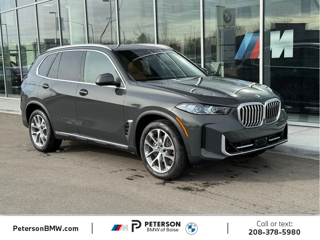 New 2026 Gray BMW xDrive40i image 7