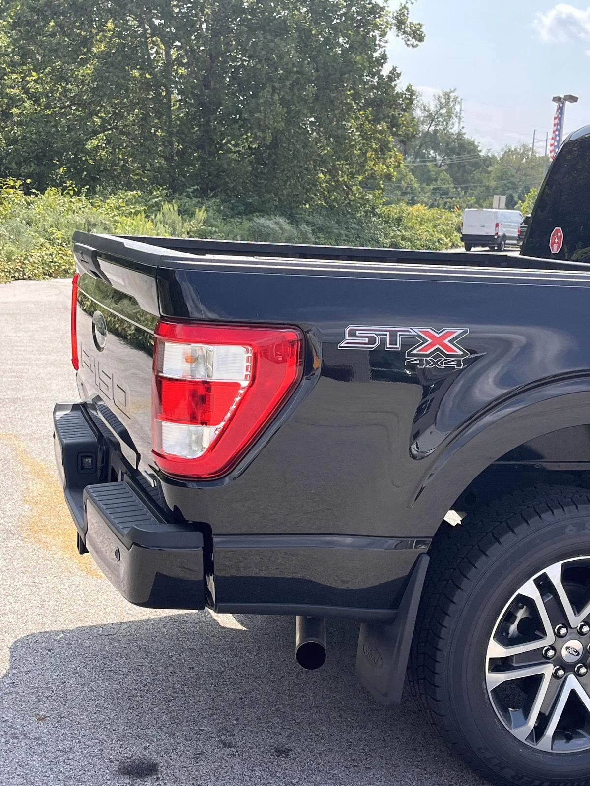 Used 2023 Black Metallic Ford XL image 10