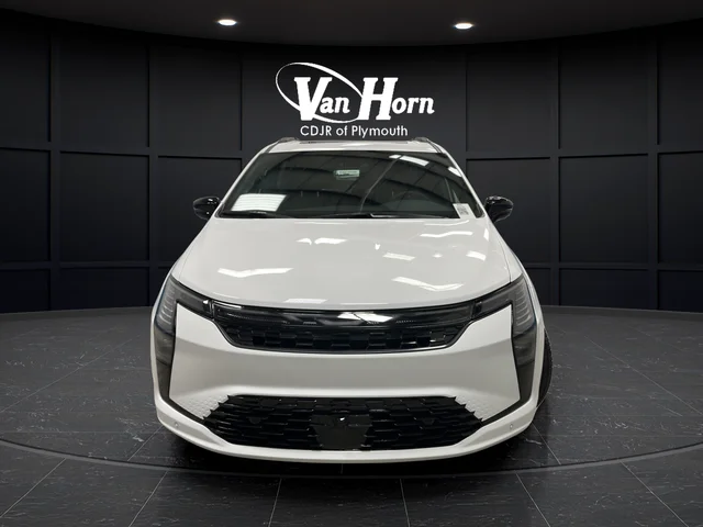 New 2027 Bright White Clear-Coat Exterior Paint Chrysler Limited image 2