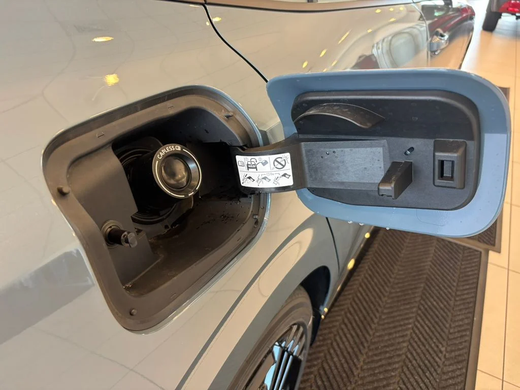 New 2026 Atlantic Gray Metallic / Super Black Two-tone Nissan SR image 30