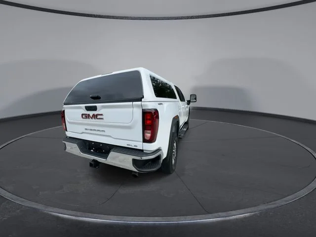 Used 2024 White GMC SLE image 7