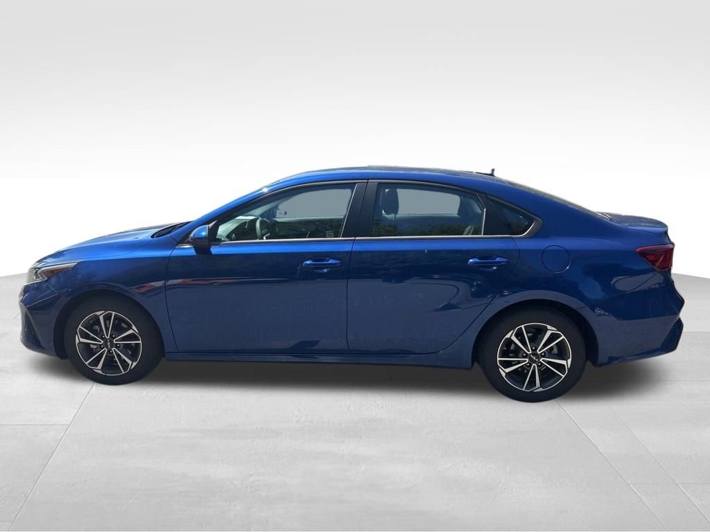 Used 2023 Blue Kia LXS image 2