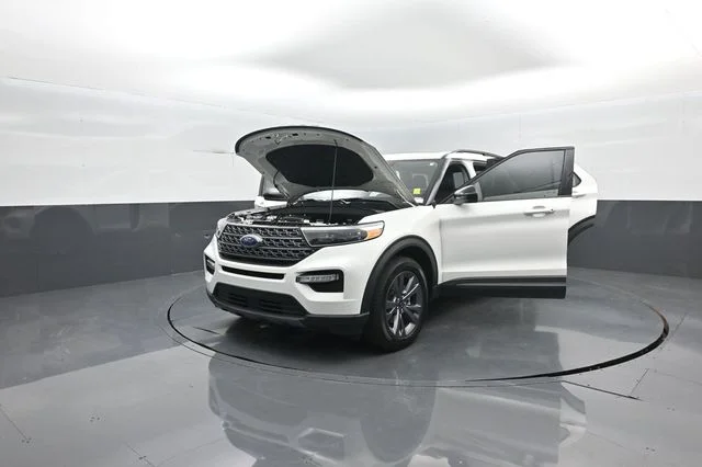 Certified Used 2022 White Metallic Ford XLT image 10