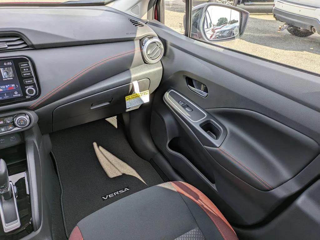 2025 Nissan Versa Sedan SR - Photo 16