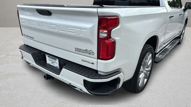 Used 2022 Beige Chevrolet High Country image 39