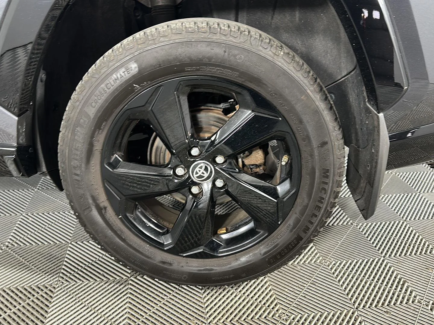 Used 2019 Magnetic Gray Metallic w/Black Roof Toyota XSE image 9