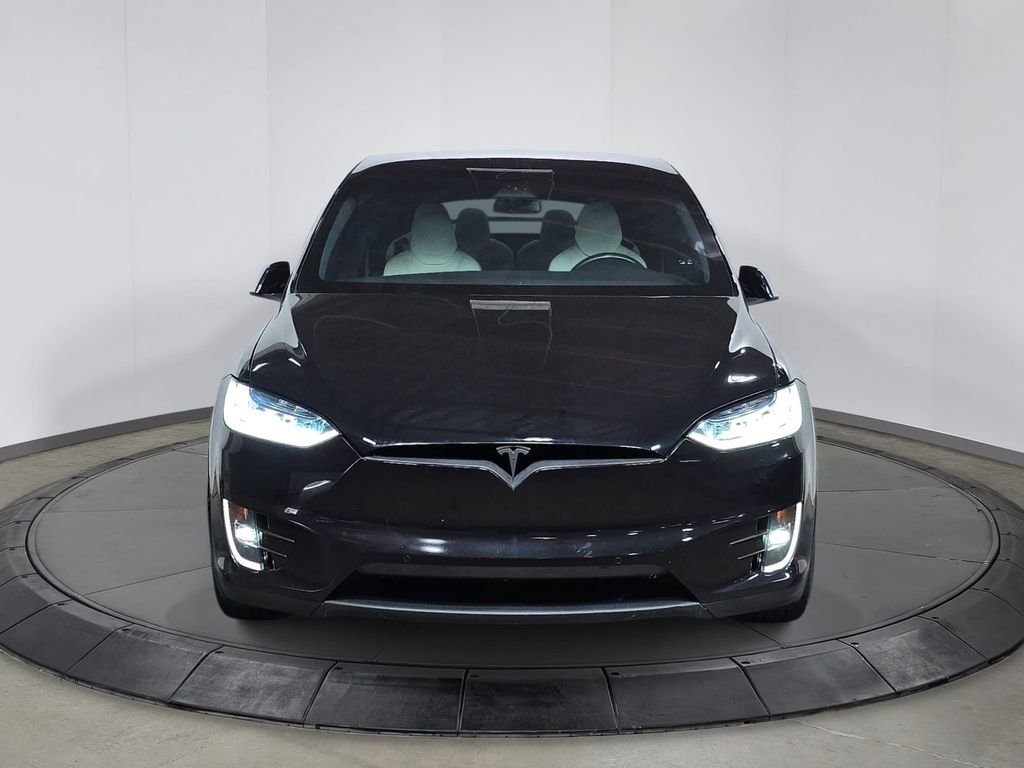 Used 2018  Tesla 75D image 10