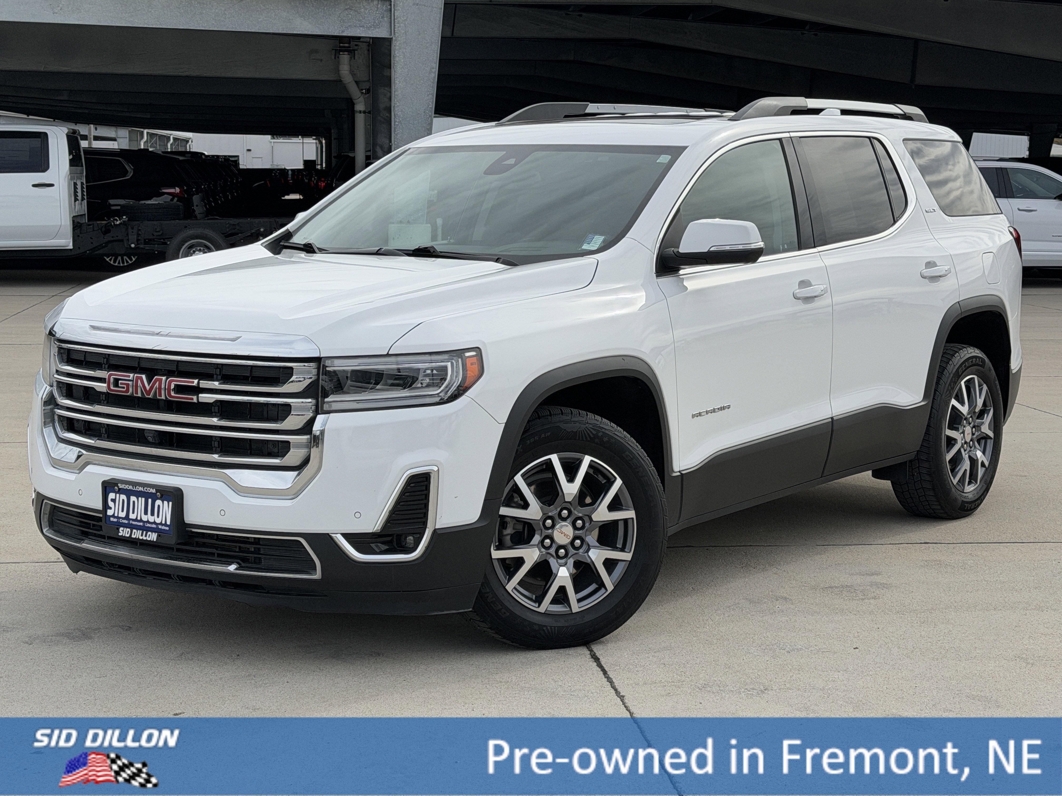 2023 GMC Acadia SLT