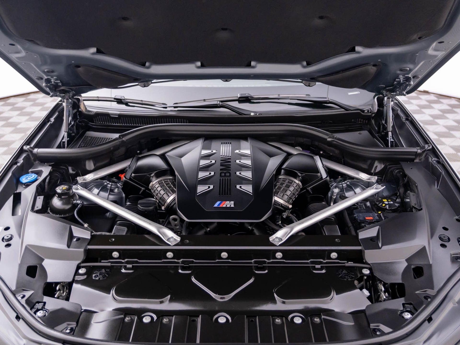 Certified Used 2025 Skyscraper Grey Metallic BMW M60i image 34